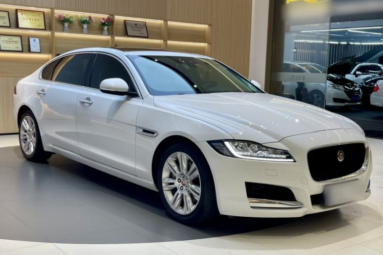 Used Jaguar XFL 2018 XFL 2.0T 250 PS Premium Edition
