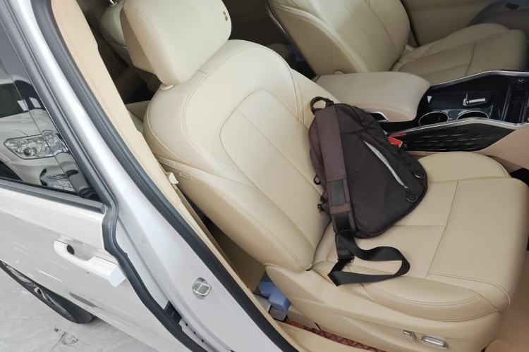 Used Buick GL8 2022 ES Landtrek 653T Luxury Edition