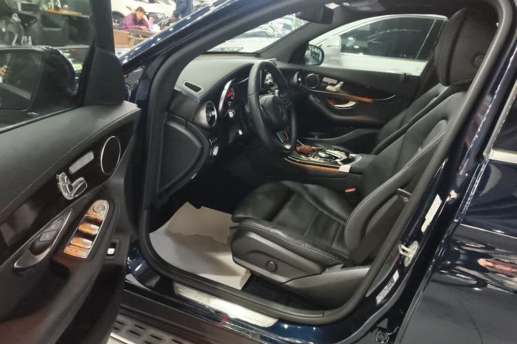 Used Mercedes-Benz GLC 2018 GLC 260 4MATIC Luxury Model Driver Seat