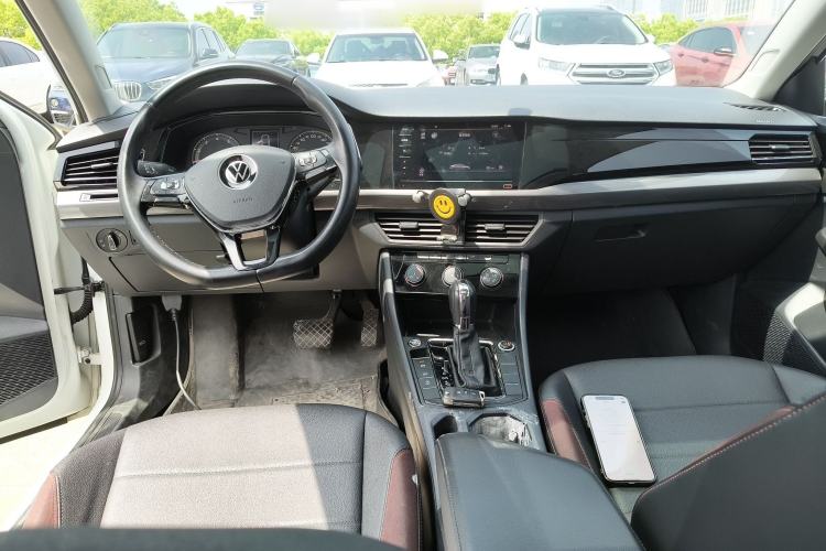 Used Volkswagen Bora 2021 1.5L Automatic Elite Smart Connect Edition Center Console