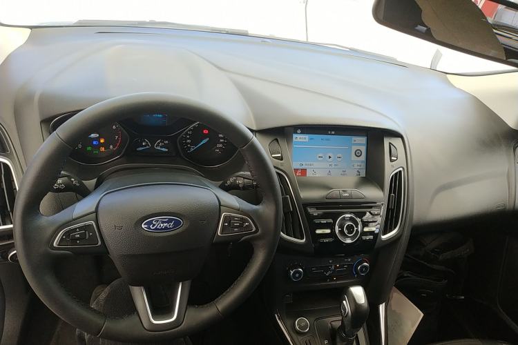 Used Ford Focus 2018 Hatchback Classic 1.6L Automatic Trendy SmartDrive Edition
