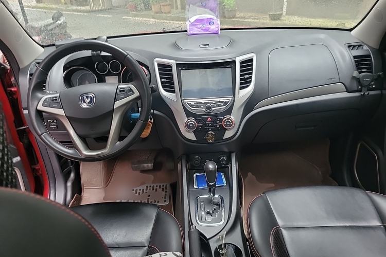 Used CHANGAN CS35 2012 1.6L Automatic Luxury Version China IV Standard Center Console