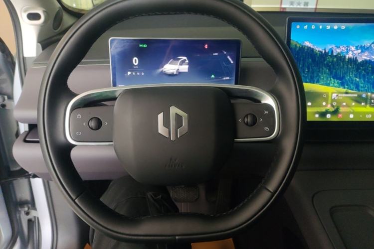 Used Leapmotor C16 2024 All-Electric 520 LiDAR Edition Steering Wheel