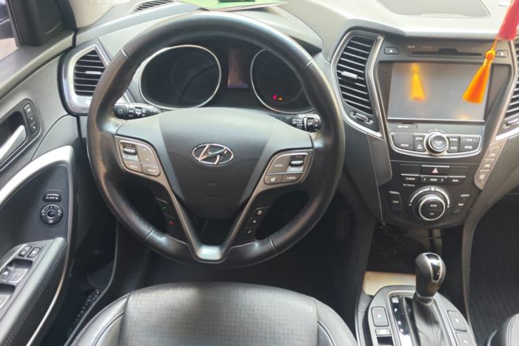Used Hyundai Santa Fe 2013 Revised Version 2.0T Automatic All-Wheel Drive Top-Tier Trim