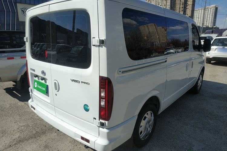 Used SAIC MAXUS Xintu V80 2025 PRO Aoyuntong 2.0T Manual Short Wheelbase Ultra-Low Roof 5/6-Seater
