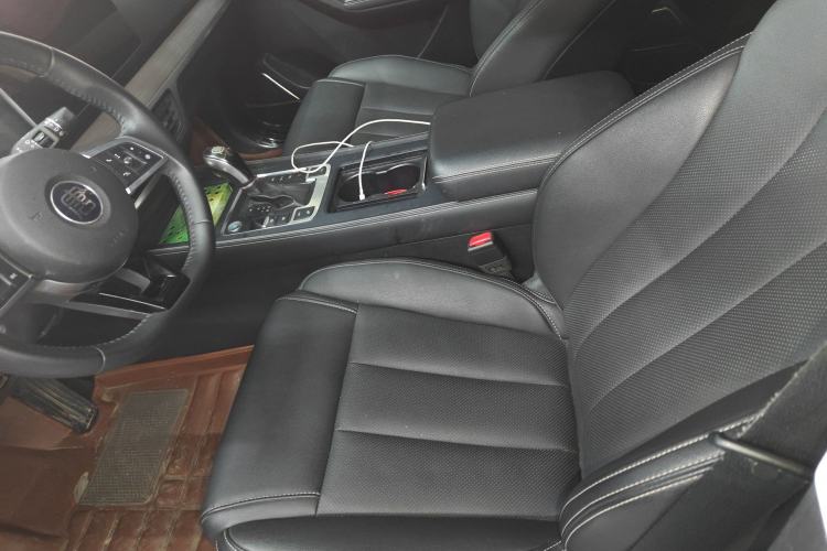 Used BYD Tang 2018 2.0T Automatic SmartConnect Prestige 7-Seater China V Standard