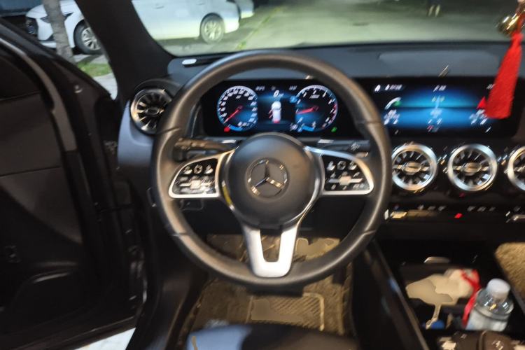 Used Mercedes-Benz GLB 2021 GLB 200 Dynamic Edition Steering Wheel
