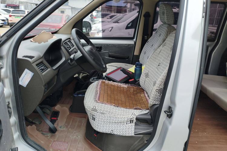 Used Wuling Rongguang S 2023 1.5L Base Version 5/7 Seats
