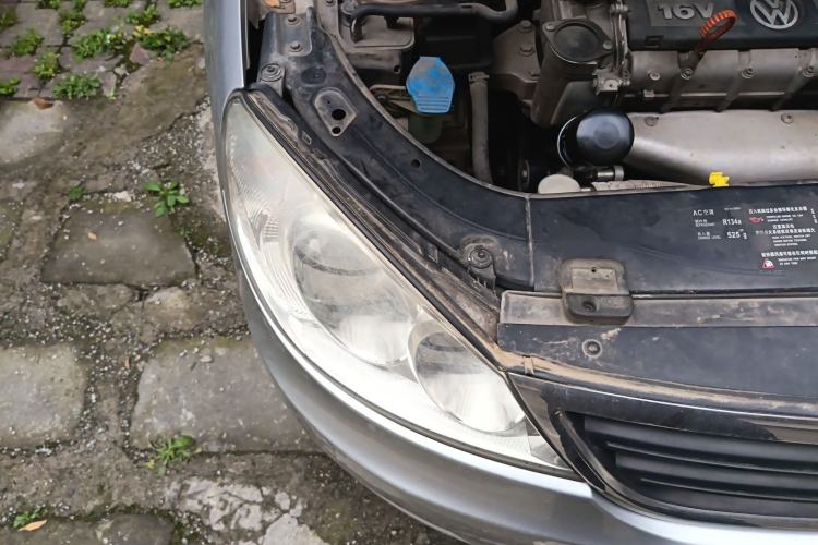 Used Volkswagen Lavida 2011 1.6L Automatic PinYou Edition Right Front Headlight