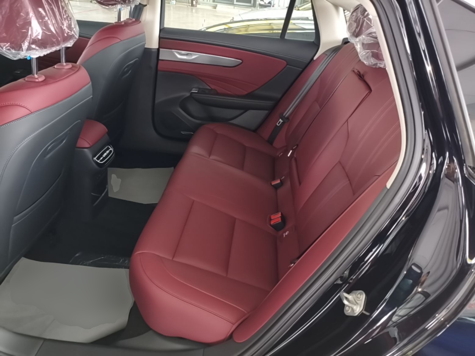 Hongqi H5 2026 Model 1.5T DCT Qi Yun Pro Edition — снимка 20