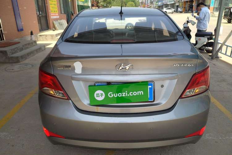 Used Hyundai Verna (older generation) 2014 1.4L Automatic Smart GLS Exterior 4