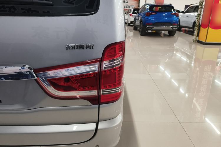 Used Jinbei Grace 2016 2.0L Classic Edition Luxury Short-Wheelbase 7-Seater
