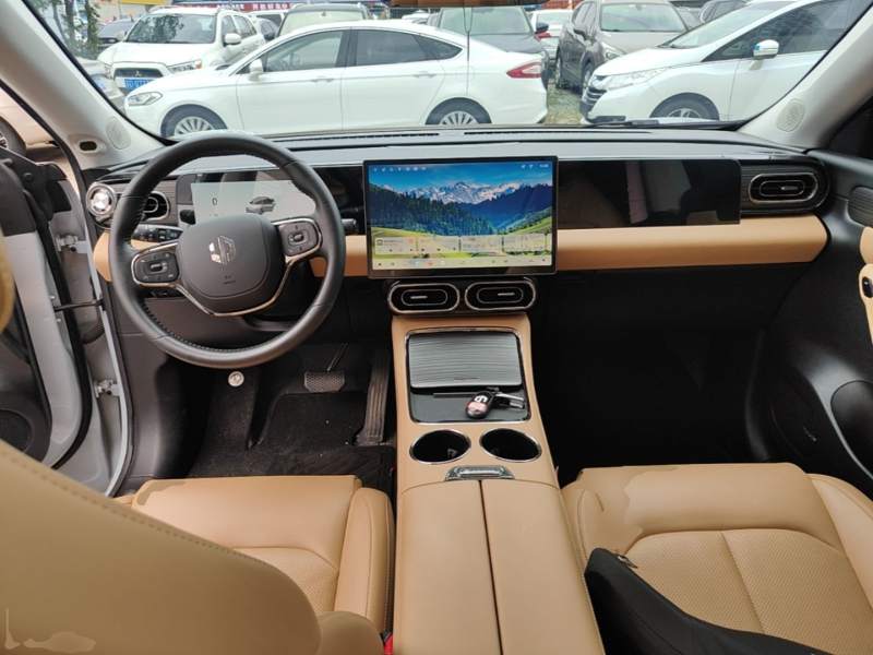 Used Leapmotor C11 2024 All-Electric 580 Luxury Edition — 9