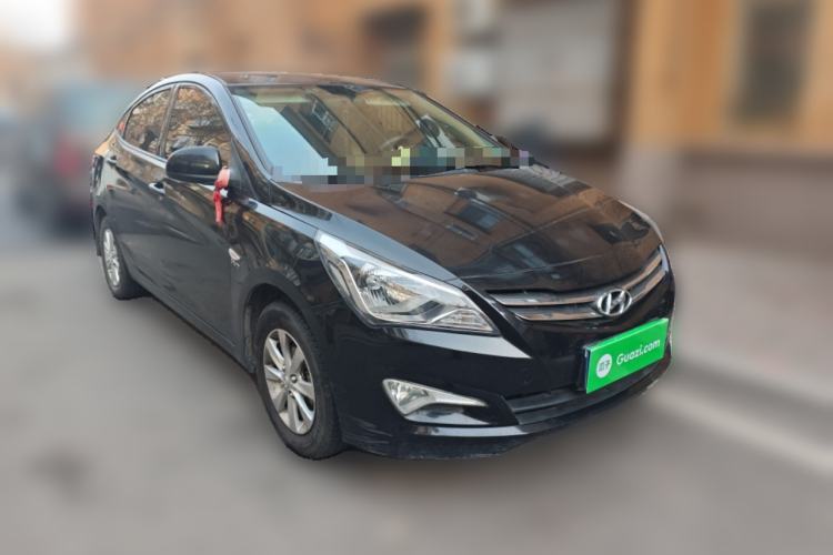 Used Hyundai Verna (older generation) 2014 1.4L Manual Smart GLS Trim Front Right 45 Deg