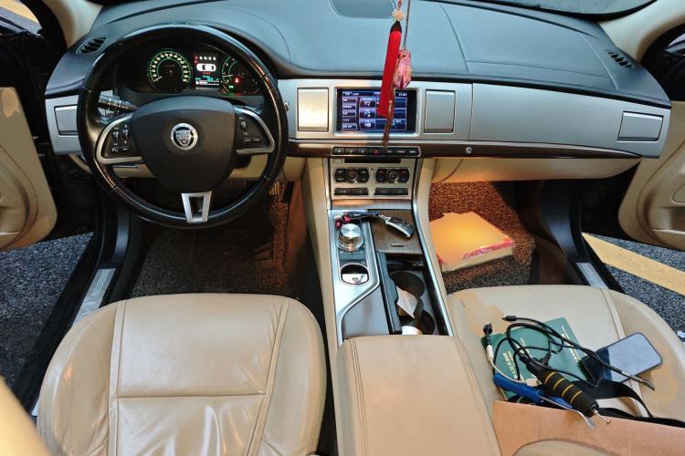 Used Jaguar XF 2012 XF 3.0L V6 Prestige Edition Center Console