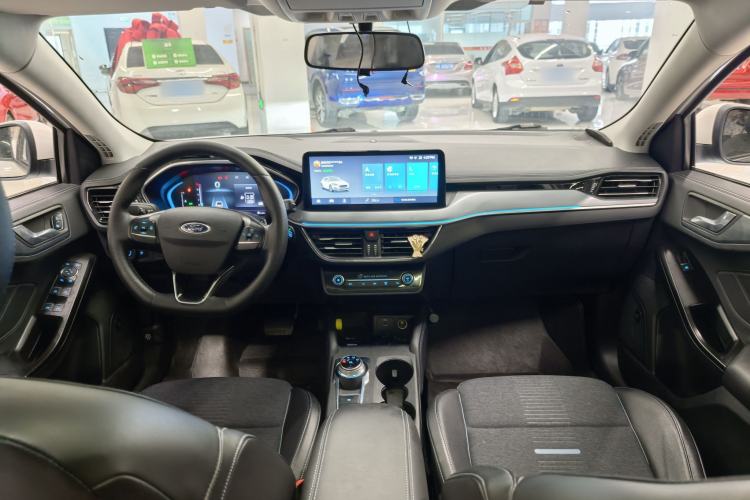 Used Ford Focus Active 2021 EcoBoost 180 Automatic Trendy Model Interior 3