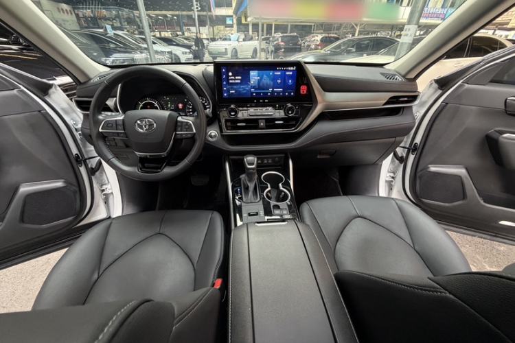 Used Toyota Highlander 2023 2.5L Smart Electric Hybrid Dual-Engine Four-Wheel Drive Prestige Version – 7 Seats
