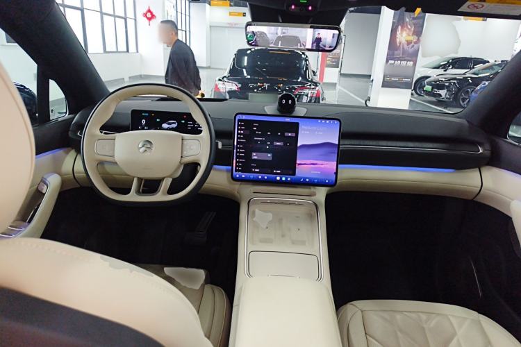 Used Nio ES6 2025 75 kWh Center Console