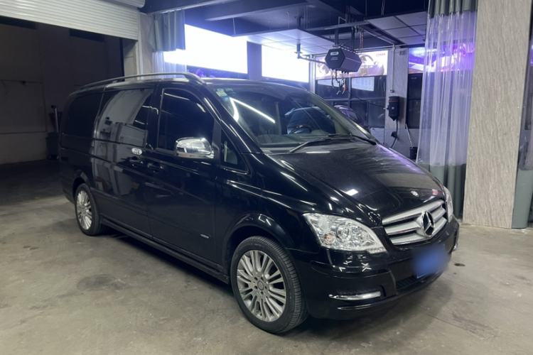 Used Mercedes-Benz Viano 2014 3.5L Premier Edition Exterior 2