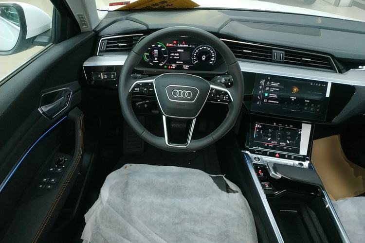 Used Audi e-tron 2021 50 quattro Luxury Edition

