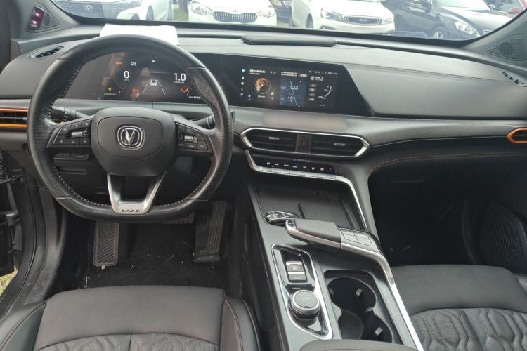 Used CHANGAN UNI-T 2022 2.0T Prestige Version Center Console