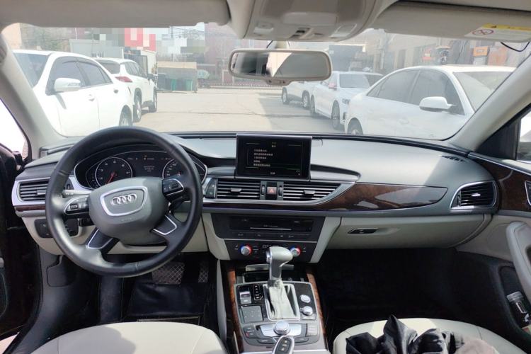 Used Audi A6L 2014 30 FSI Comfort Model Center Console