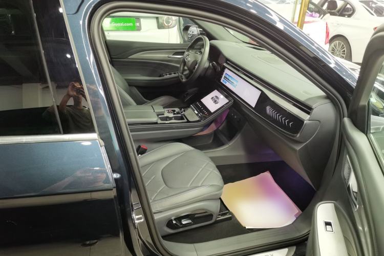 Used ARCFOX Alpha T 2023 688E+ Forest Edition 160kW Right Front Seat