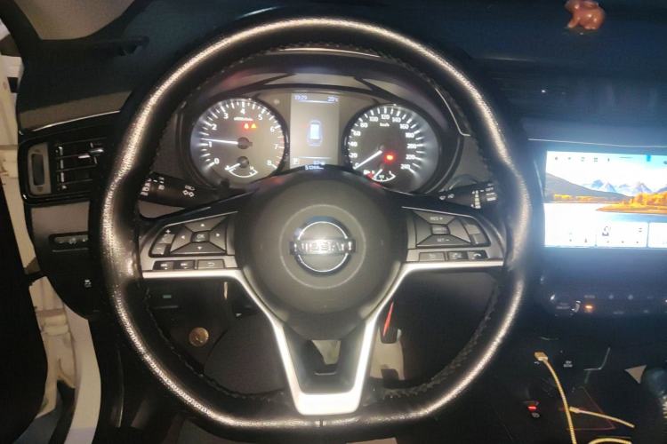 Used Nissan X-Trail 2020 2.0L XL Premium CVT 2WD SmartConnect Luxury Edition Steering Wheel