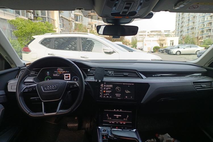 Used Audi e-tron 2021 50 quattro Prestige Edition Center Console