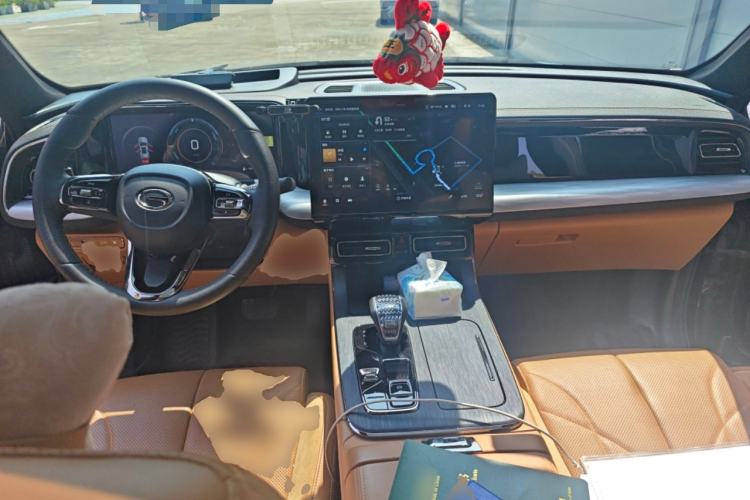 Used GAC Trumpchi ES9 2024 PHEV with 143 km Max Center Console