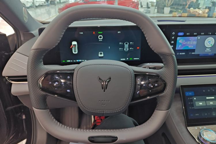 Used VOYAH PASSION 2024 PHEV Four-Wheel Drive Ultra-Long Range Flagship Model Steering Wheel