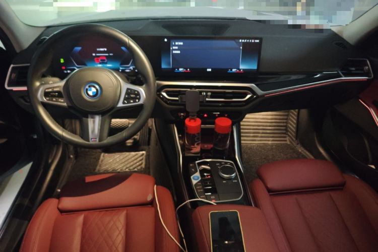 Used BMW i3 2022 eDrive 35 L Center Console