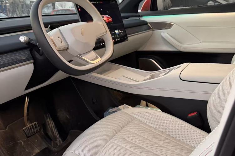 Used ONVO L60 2024 60 kWh All-Wheel Drive