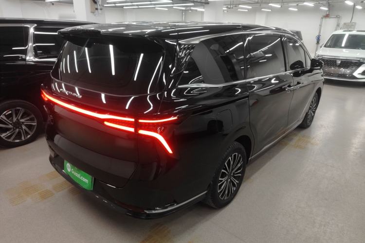 Used FORTHING Xinghai V9 2024 1.5TD 200km Chinese Knot Series Luxury Version
