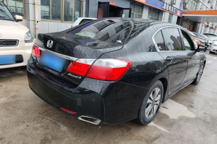 Used Honda Accord 2014 2.0L LX Comfort Edition Rear Right 45 Deg