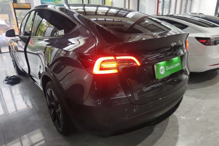 Used Tesla Model Y 2024 Rear-Wheel-Drive Version Rear Left 45 Deg