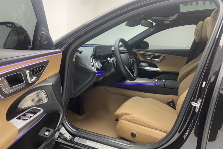 Used Mercedes-Benz E-Class 2025 Facelift E 300 L Luxury Edition Interior 2