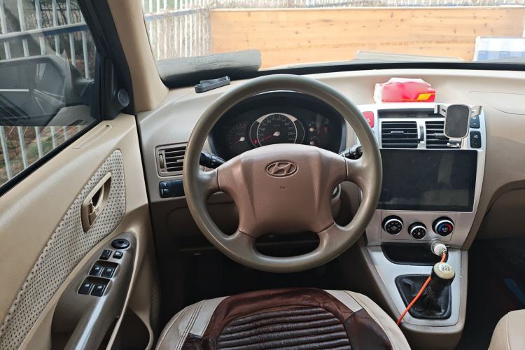 Used Hyundai Tucson 2013 2.0L Manual Two-Wheel Drive Fashion Edition Steering Wheel