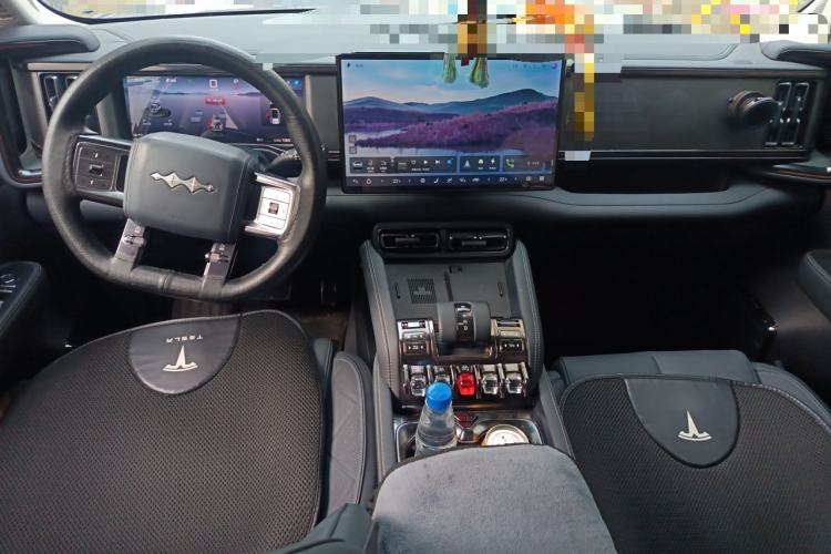 Used Formula Leopard 5 2023 Explore Edition
