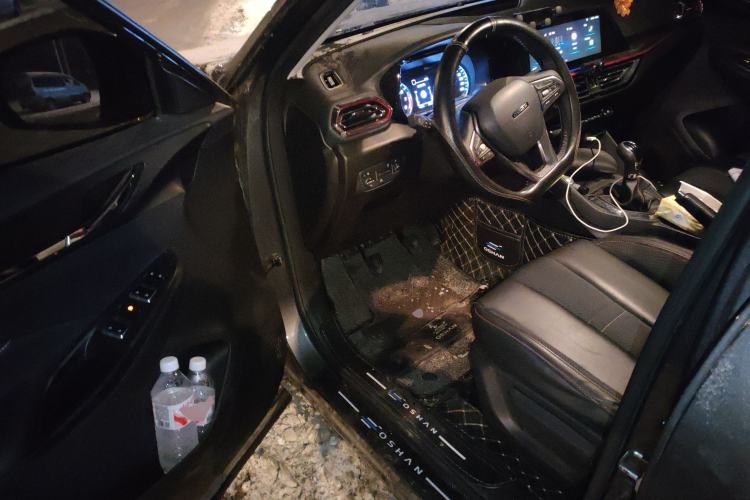 Used Oshan X5 2021 Revised Version 1.6L Manual Luxury Edition
