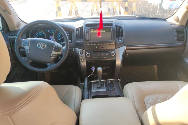 Used Toyota Land Cruiser 2010 4.7L Automatic VX
