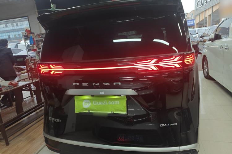 Used Denza D9 2022 DM-i 970 Four-Wheel Drive Flagship Model
