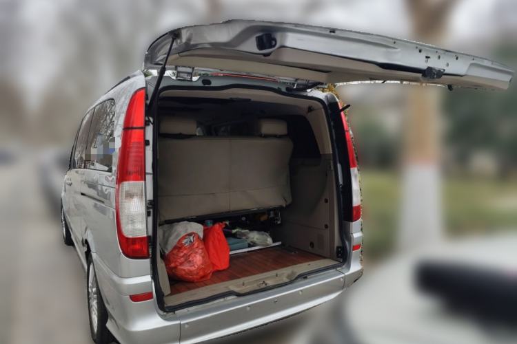 Used Mercedes-Benz Viano 2011 2.5L Limited Edition Trunk