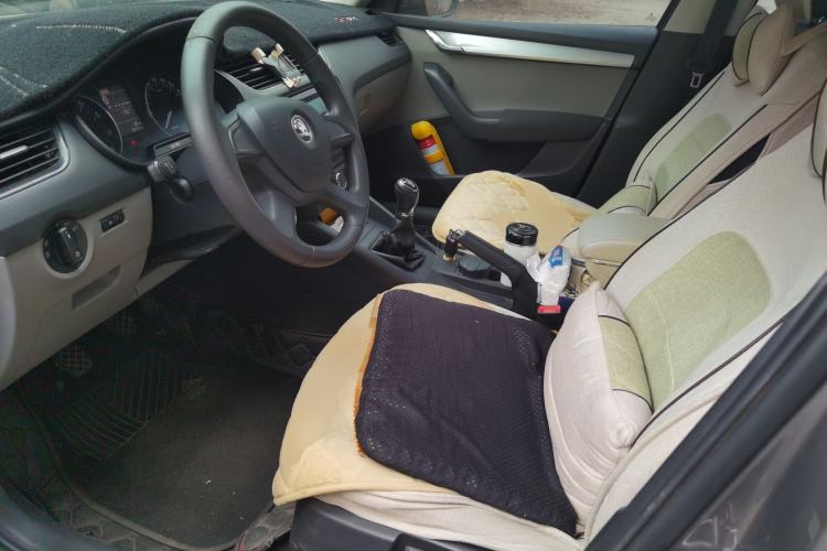 Used Skoda Octavia 2015 1.6L Manual Eado Edition