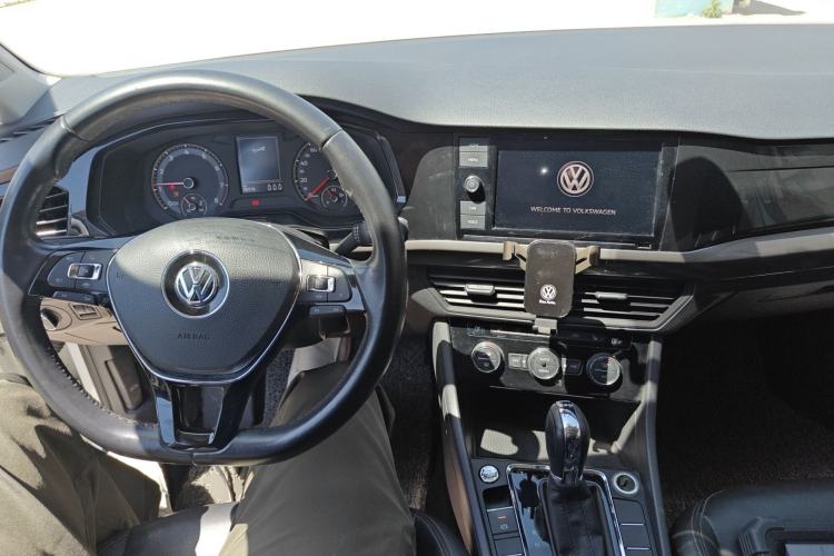 Used Volkswagen Bora 2019 Revised Version 280TSI DSG Luxury Edition China VI Standard Center Console