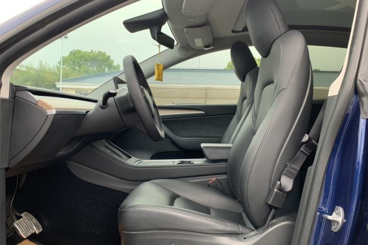 Used Tesla Model Y 2021 Long-Range All-Wheel-Drive Version