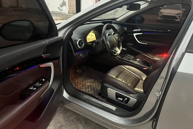 Used Wey VV7 2017 2.0T Ultra-Luxury Version
