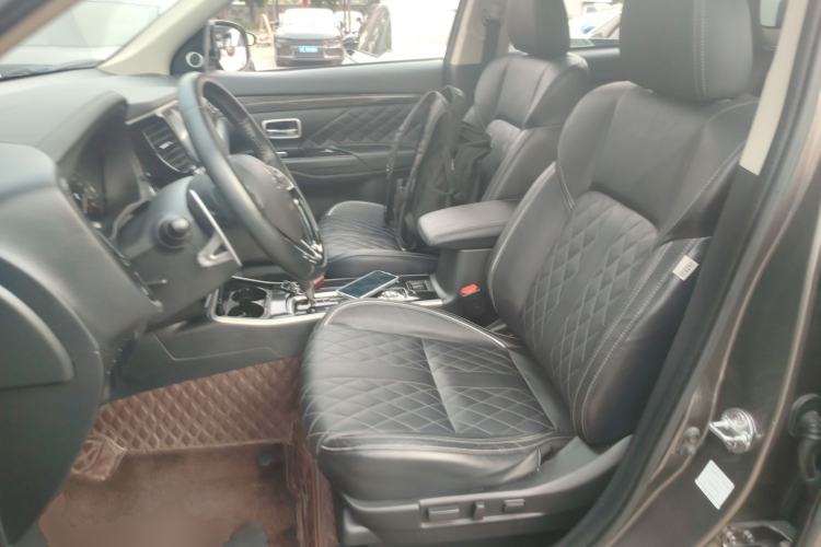 Used Mitsubishi Outlander 2020 2.4L 4x4 Zhi Xiang Edition 5 Seats
