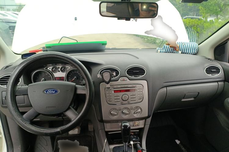 Used Ford Focus 2013 Hatchback Classic 1.8L Automatic Base Model Center Console