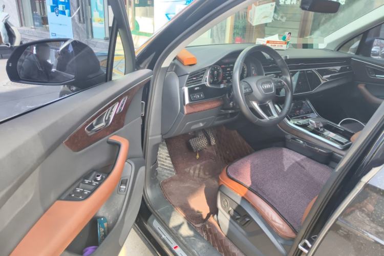 Used Audi Q7 2021 45 TFSI quattro S line Sport model